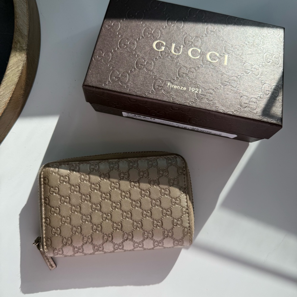 Gucci Microguccissima Zippered card case
